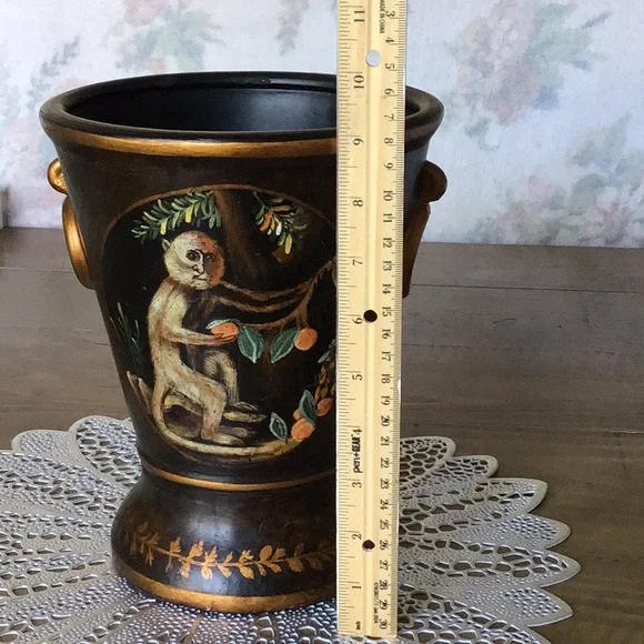 Vintage Sarreid Ltd. ceramic cachepot planter.